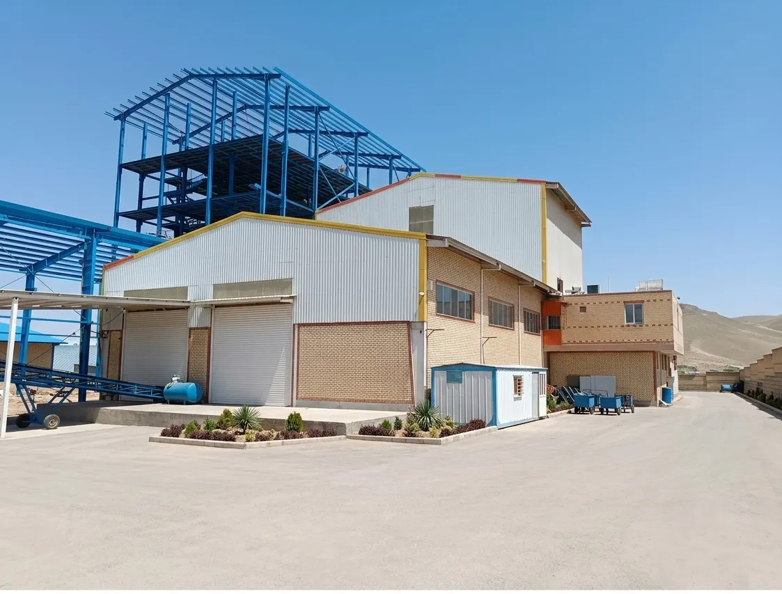 بیرون کارخانه